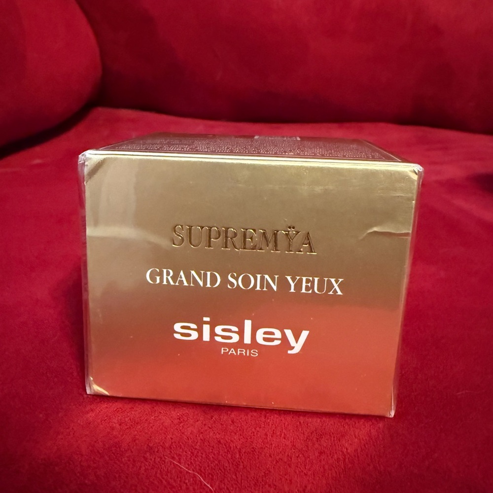 Sisley Supremÿa La Nuit Eye Cream - Luxurious Gold - Picture 2 of 5